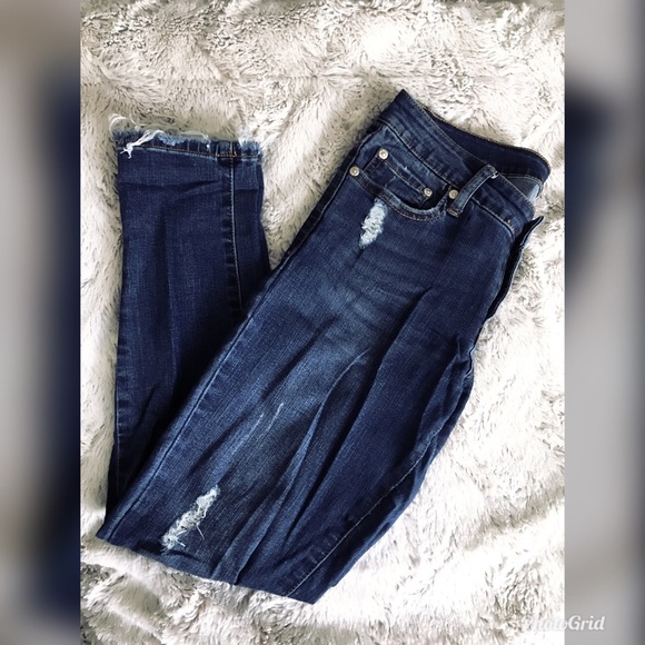 Distressed jeans - Picture 1 of 4